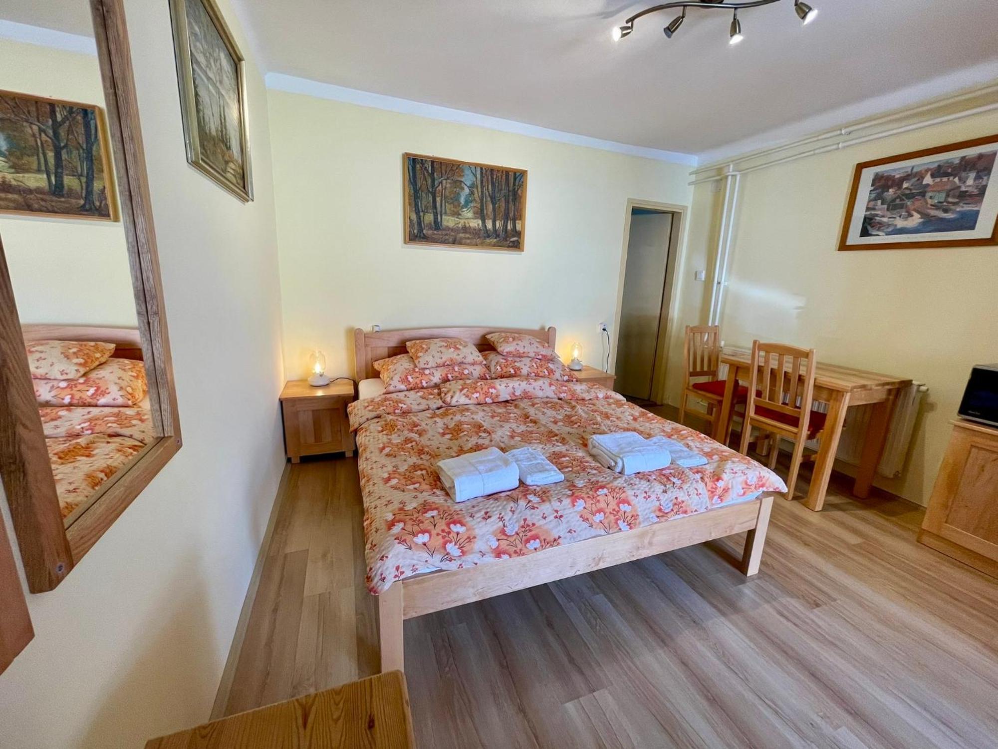 Julia Apartmanhaz Harkány Buitenkant foto