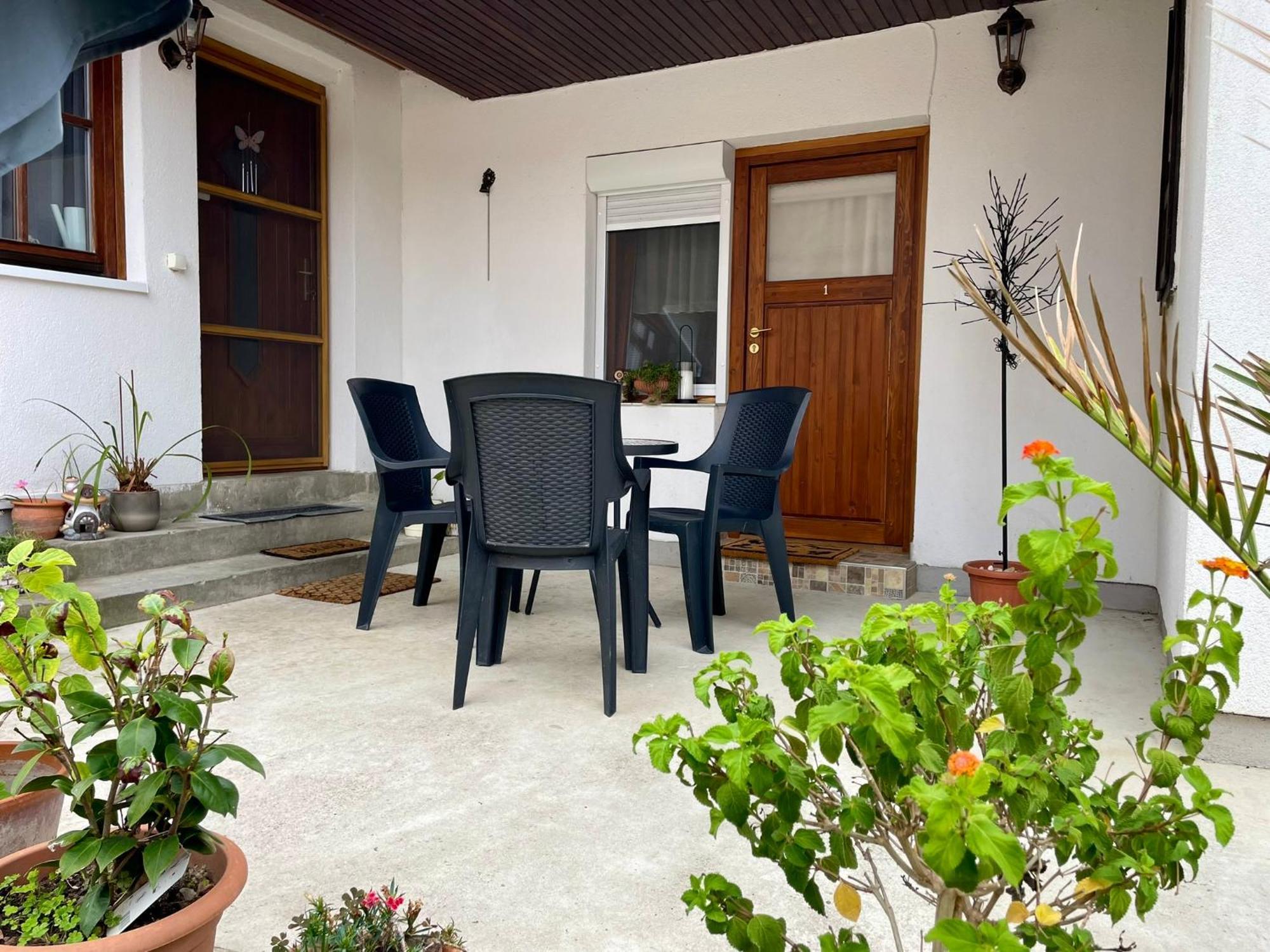 Julia Apartmanhaz Harkány Buitenkant foto