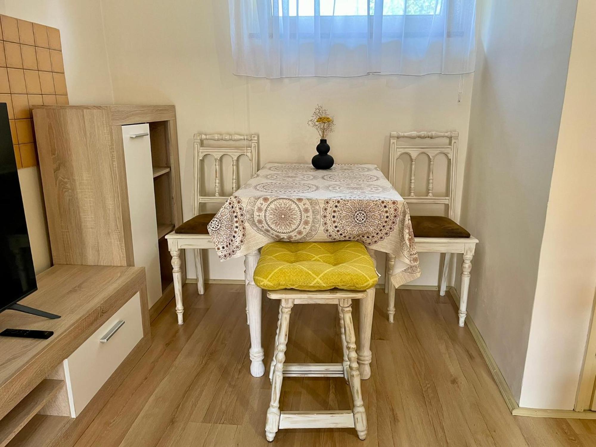 Julia Apartmanhaz Harkány Buitenkant foto