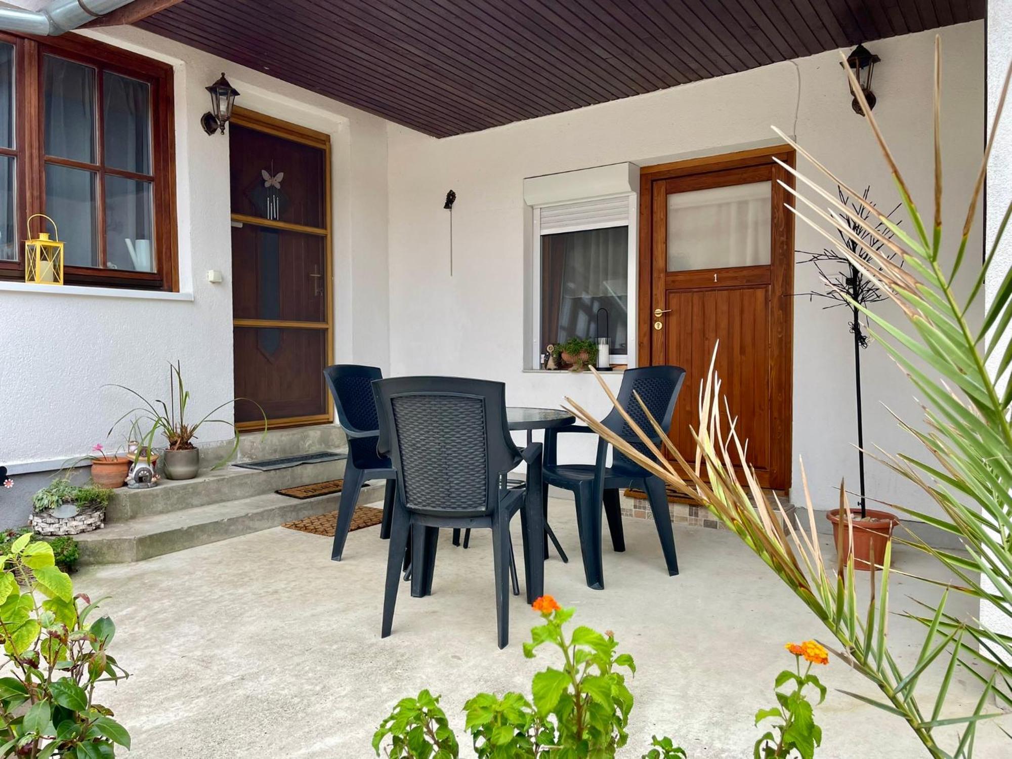 Julia Apartmanhaz Harkány Buitenkant foto